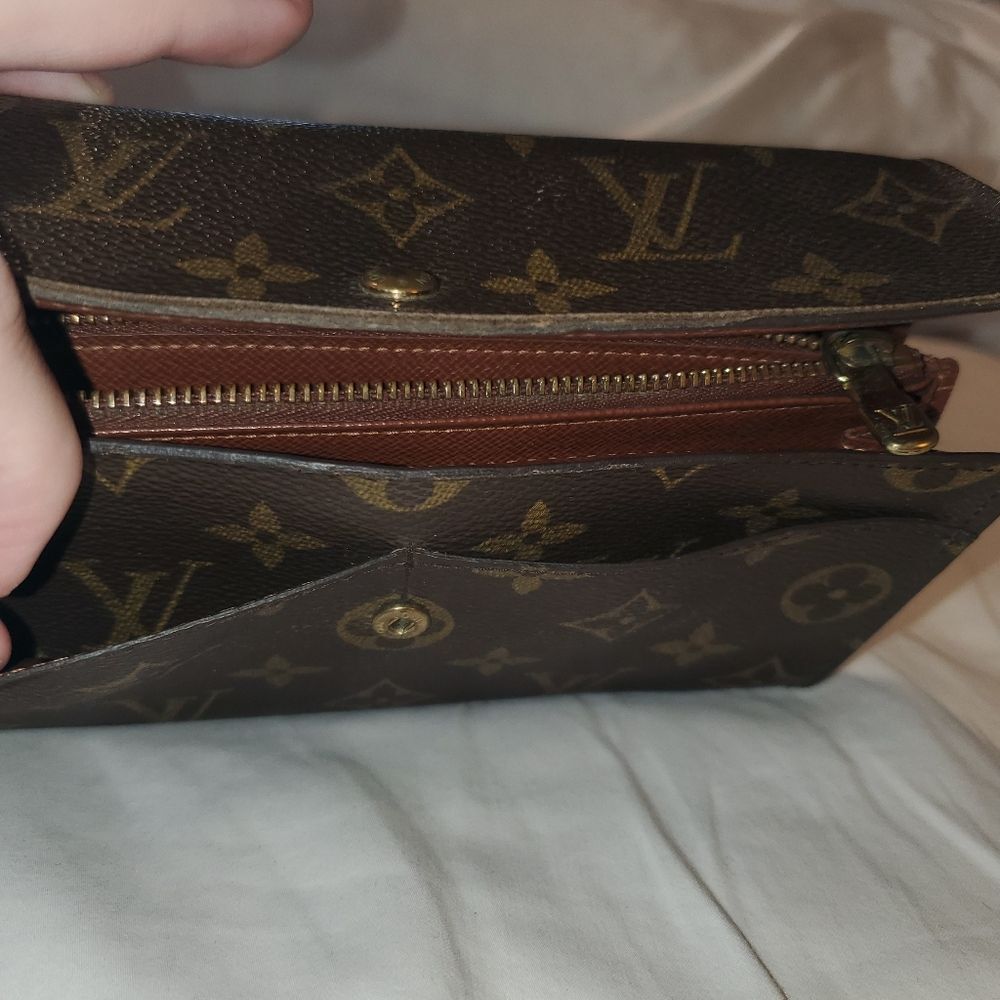 Louis Vuitton Sarah Wallet - Picture 15 of 16